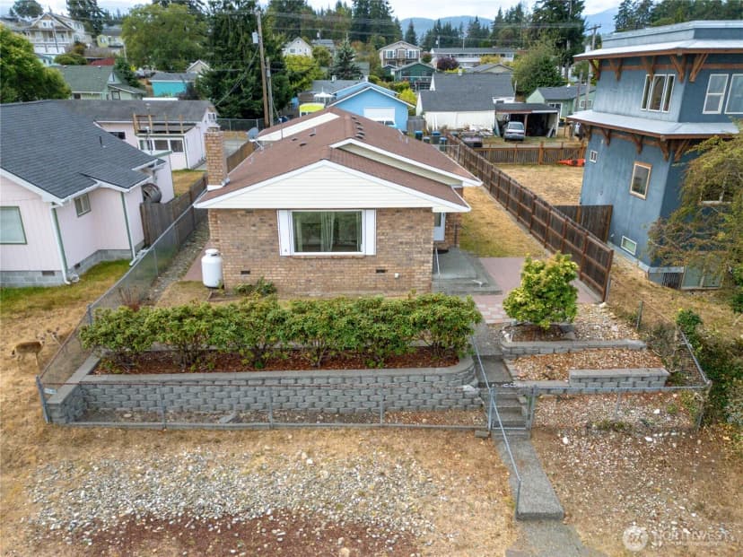 Property photo for 1812 W 5th St, Port Angeles photo 2