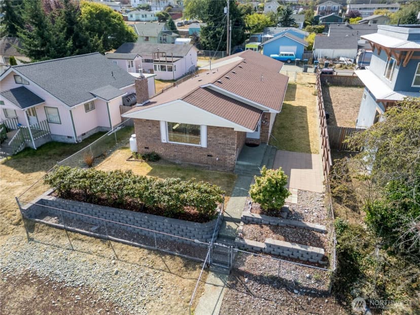 Property photo for 1812 W 5th St, Port Angeles photo 3