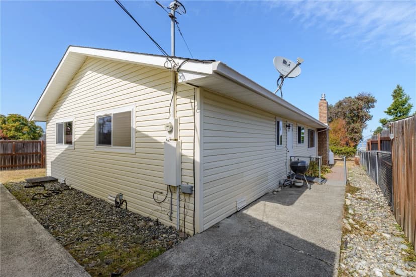 Property photo for 1812 W 5th St, Port Angeles photo 32