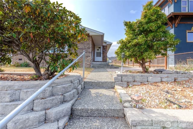Property photo for 1812 W 5th St, Port Angeles photo 4