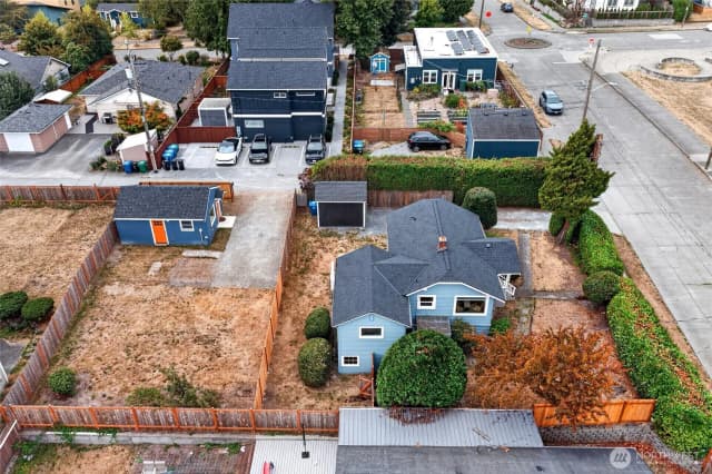 Property photo for 2907 2909 Sw Cloverdale Street, Seattle photo 3