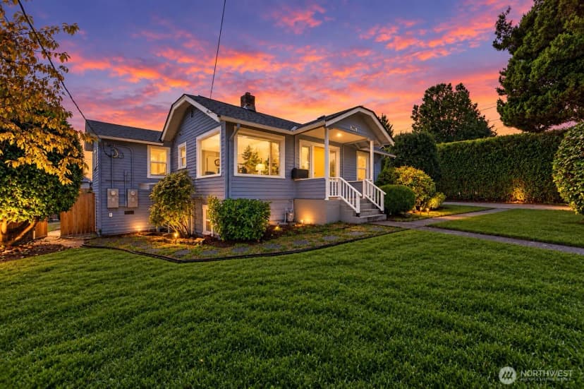 Property photo for 2907 2909 Sw Cloverdale Street, Seattle