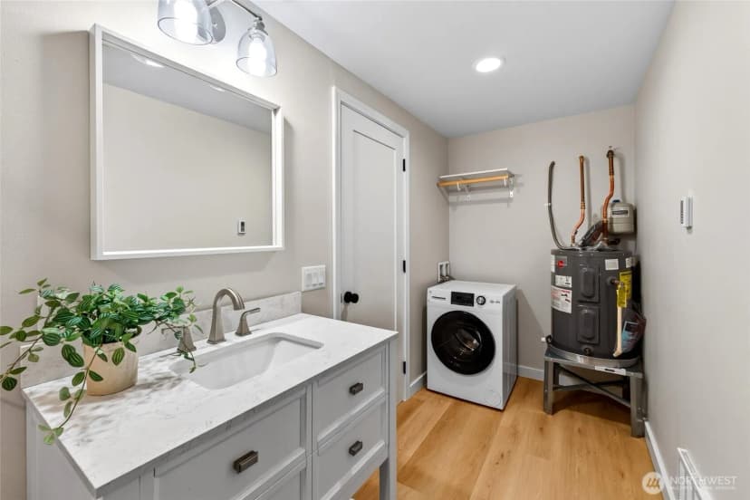 Property photo for 2907 2909 Sw Cloverdale Street, Seattle photo 16