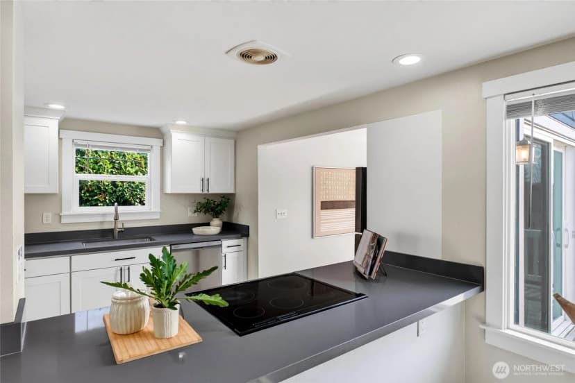 Property photo for 2907 2909 Sw Cloverdale Street, Seattle photo 11