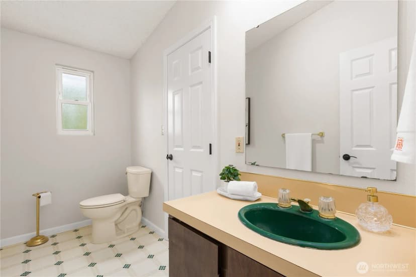 Property photo for 13938 15th Place Sw, Burien photo 20