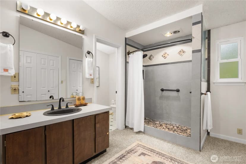 Property photo for 13938 15th Place Sw, Burien photo 17