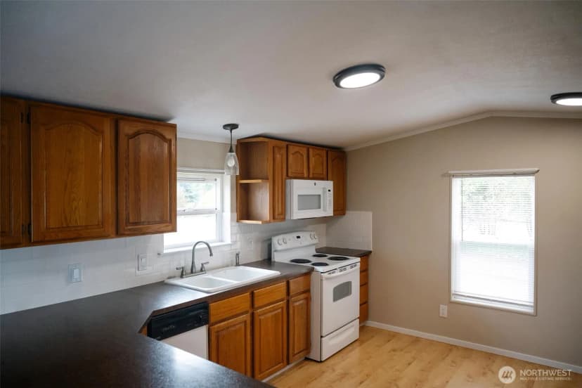 Property photo for 11407 Scott Creek Drive Sw, Olympia photo 6