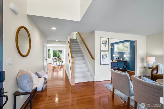Property photo for 215 Sw 144th Street, Burien photo 2