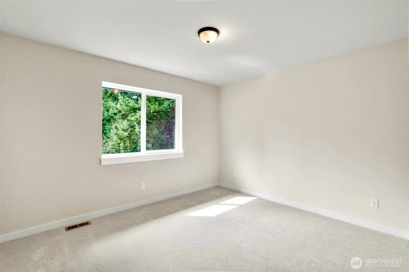 Property photo for 215 Sw 144th Street, Burien photo 19