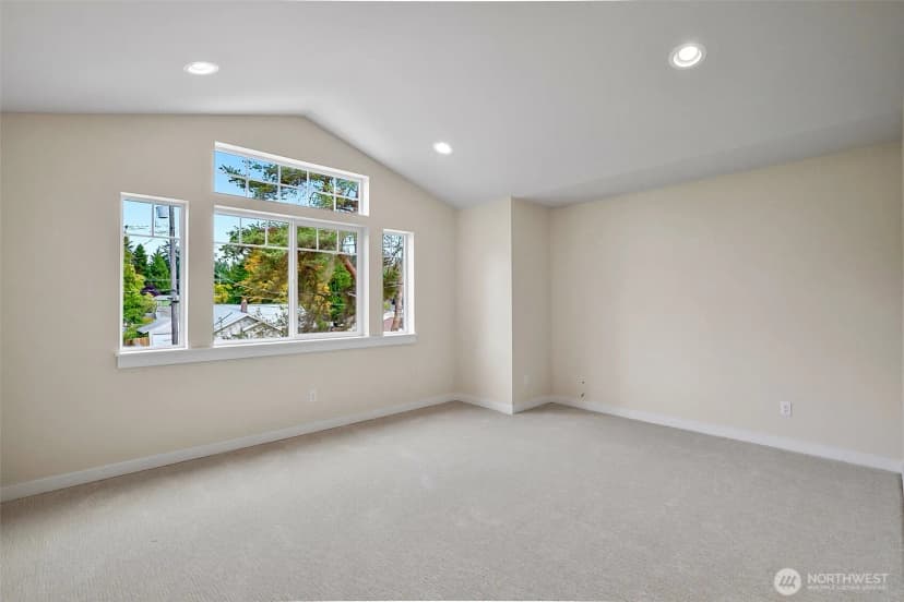 Property photo for 215 Sw 144th Street, Burien photo 10