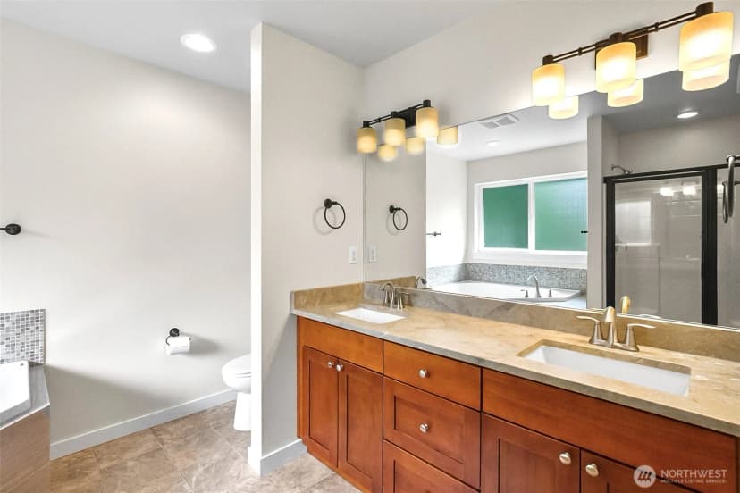 Property photo for 215 Sw 144th Street, Burien photo 17