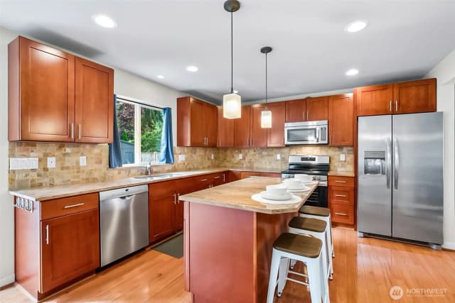 Property photo for 215 Sw 144th Street, Burien photo 5