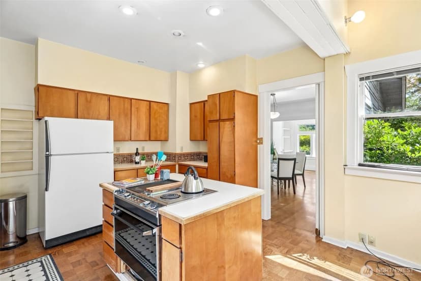 Property photo for 3116 S Dose Terrace, Seattle photo 11