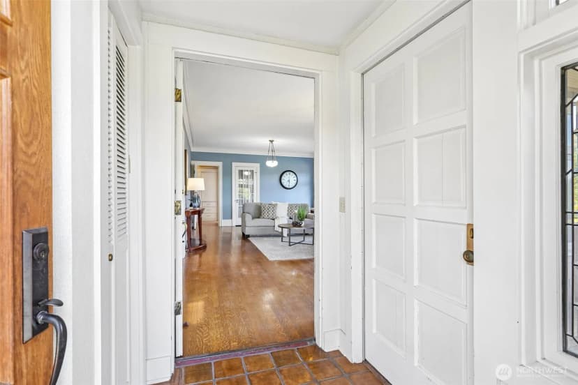Property photo for 3116 S Dose Terrace, Seattle photo 9