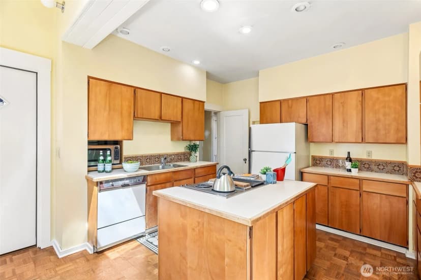 Property photo for 3116 S Dose Terrace, Seattle photo 15