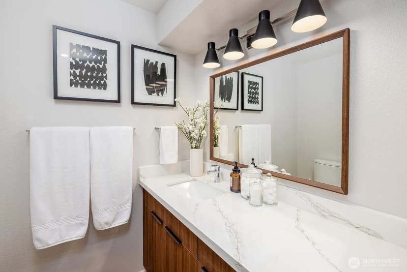 Property photo for 6048 28th Avenue Ne, Seattle photo 15