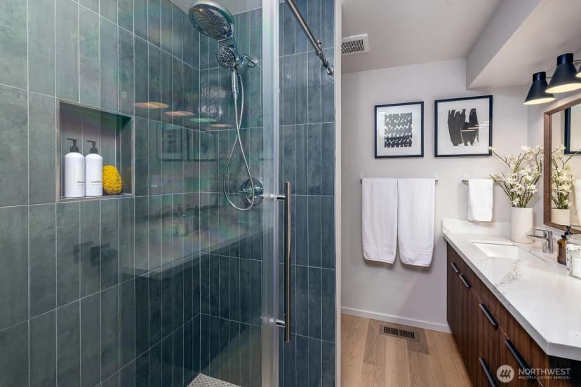 Property photo for 6048 28th Avenue Ne, Seattle photo 14