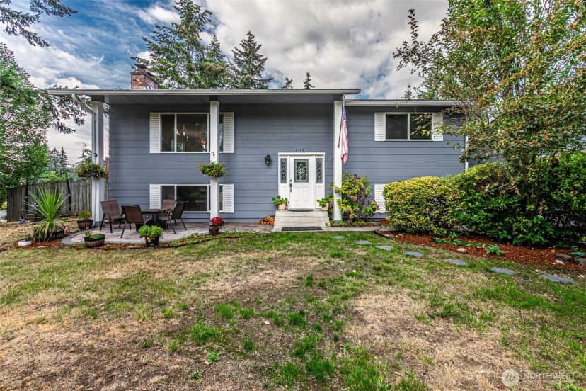 Property photo for 2704 180th Avenue E, Lake Tapps photo 2
