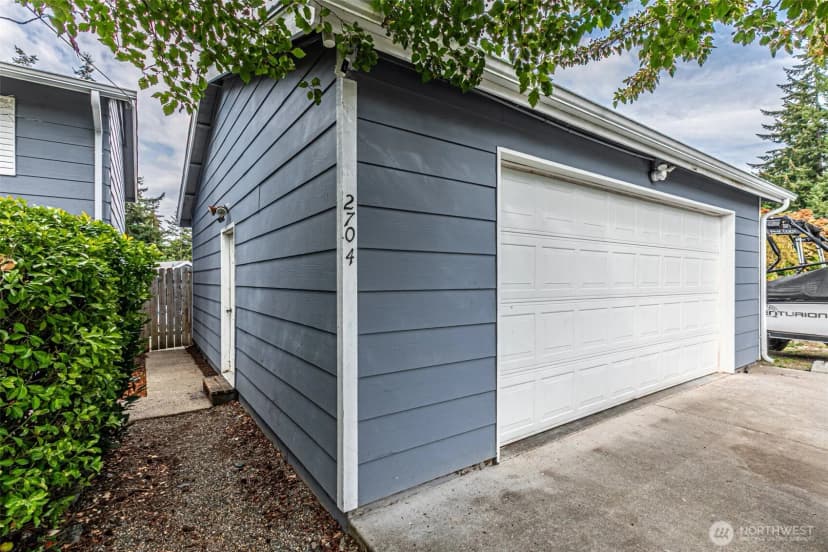 Property photo for 2704 180th Avenue E, Lake Tapps photo 3