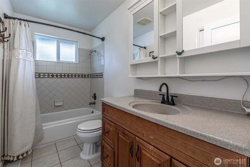 Property photo for 2704 180th Avenue E, Lake Tapps photo 18