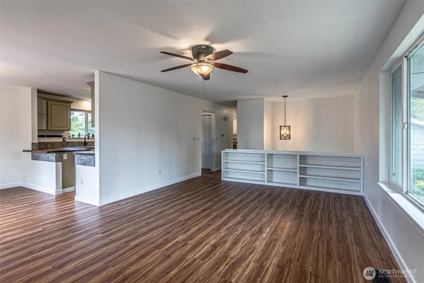 Property photo for 2704 180th Avenue E, Lake Tapps photo 12