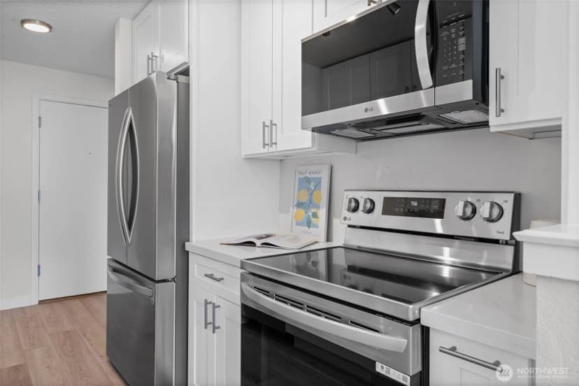 Property photo for 12701 Ne 9th Place #d306, Bellevue photo 6