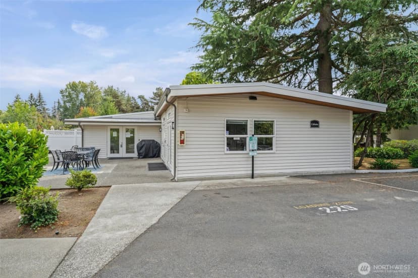 Property photo for 12701 Ne 9th Place #d306, Bellevue photo 18