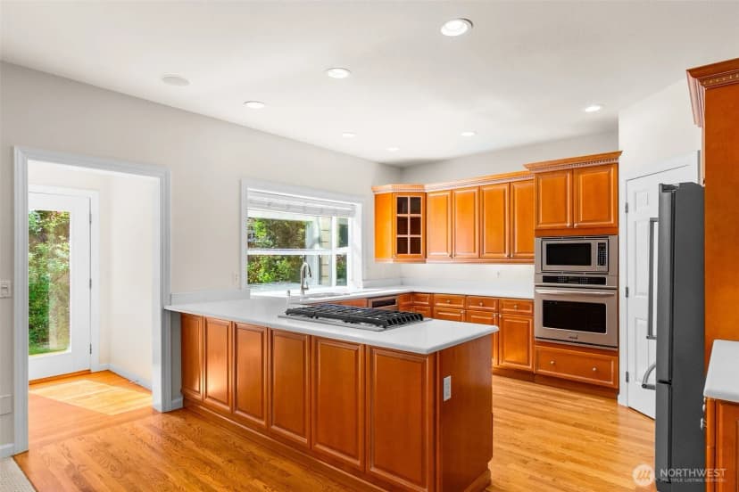 Property photo for 7502 53rd Street Ct W, University Place photo 5