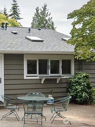 Property photo for 124 N 180th Street, Shoreline photo 10