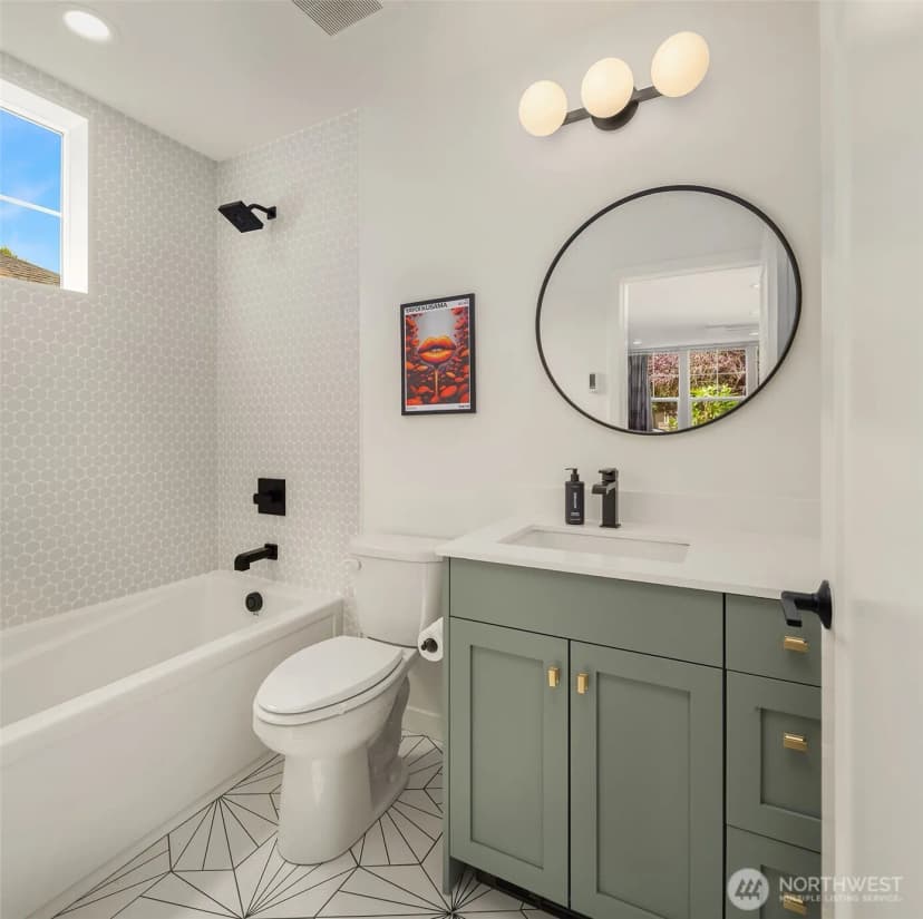 Property photo for 3639 34th Avenue W, Seattle photo 7