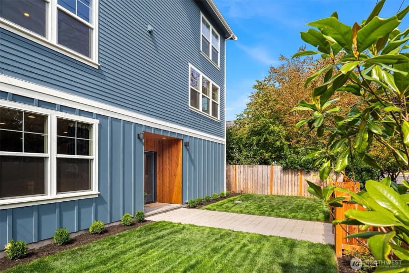 Property photo for 3639 34th Avenue W, Seattle photo 3