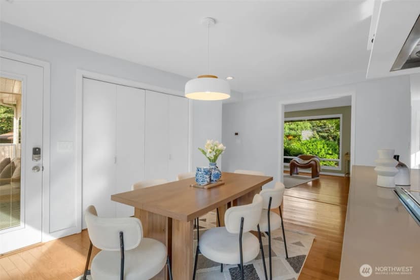 Property photo for 2537 Ne 97th Street, Seattle photo 11