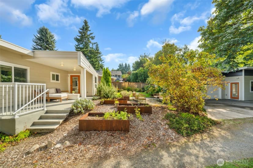Property photo for 2537 Ne 97th Street, Seattle photo 21