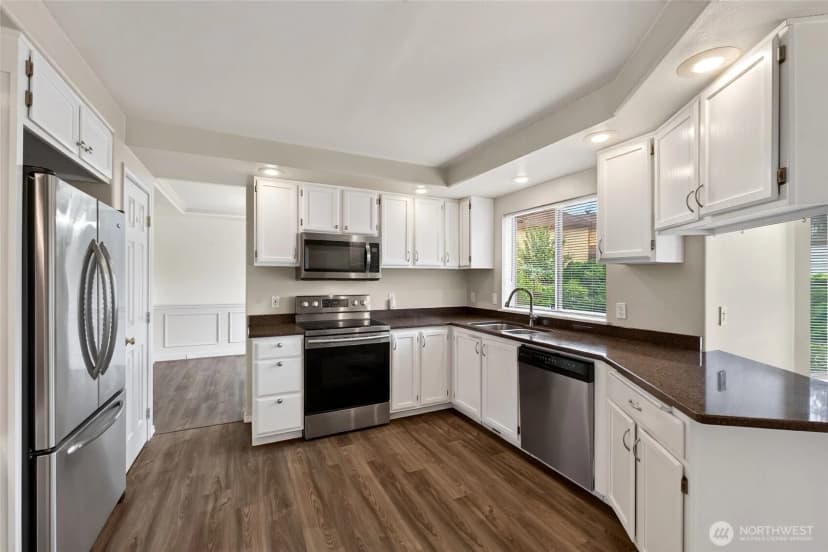 Property photo for 10021 Se 245th Place, Kent photo 11