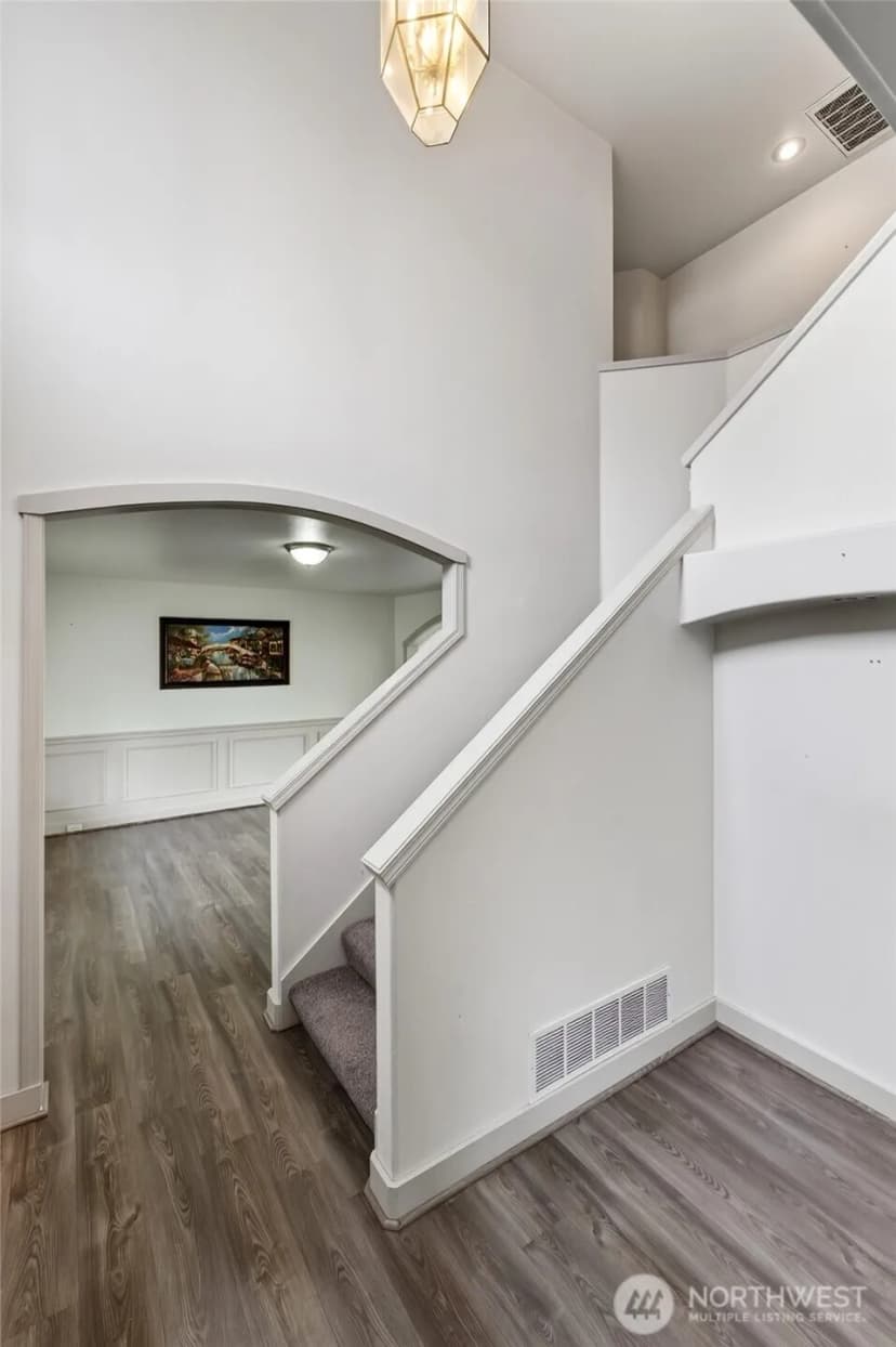 Property photo for 10021 Se 245th Place, Kent photo 17