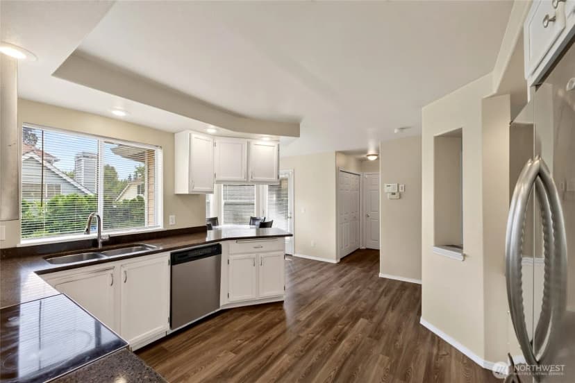 Property photo for 10021 Se 245th Place, Kent photo 12