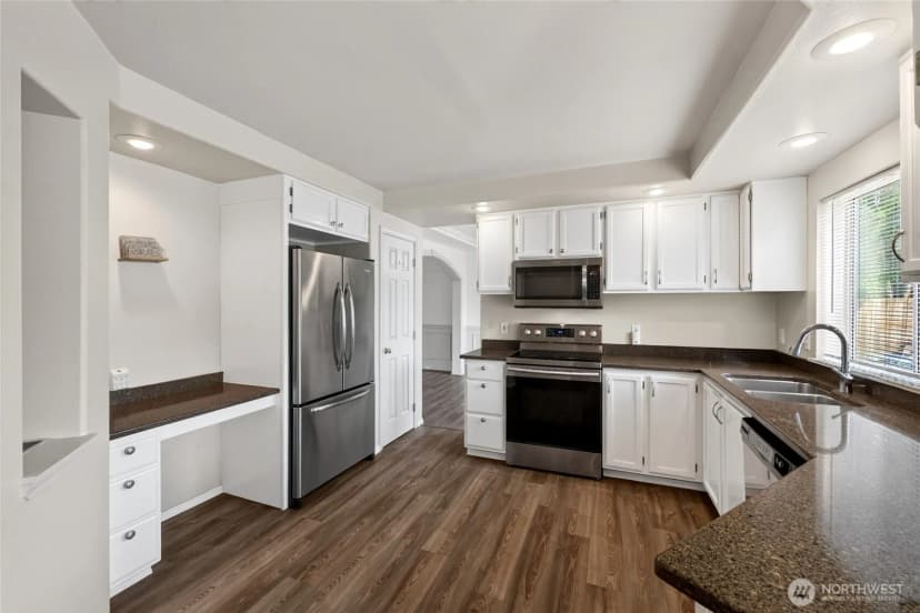 Property photo for 10021 Se 245th Place, Kent photo 10