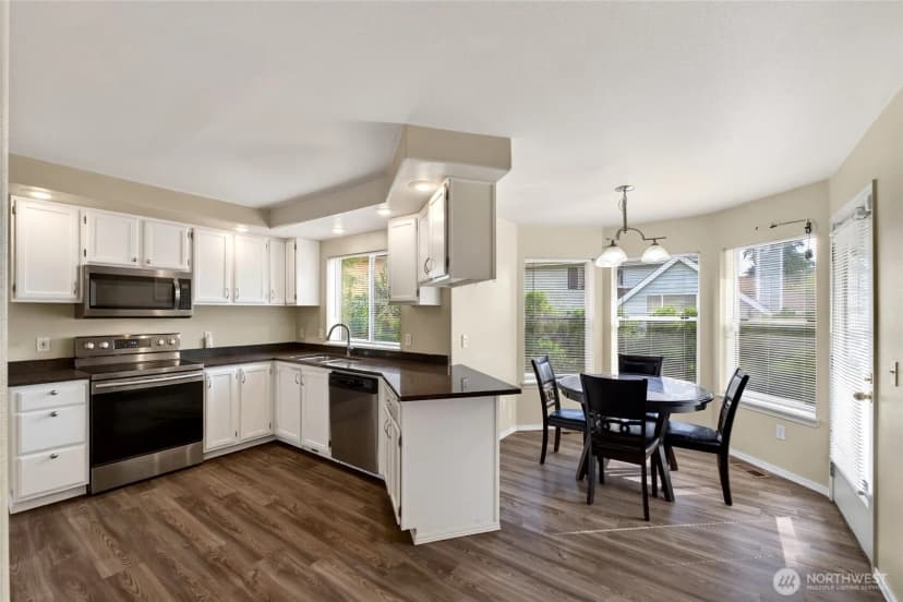 Property photo for 10021 Se 245th Place, Kent photo 13