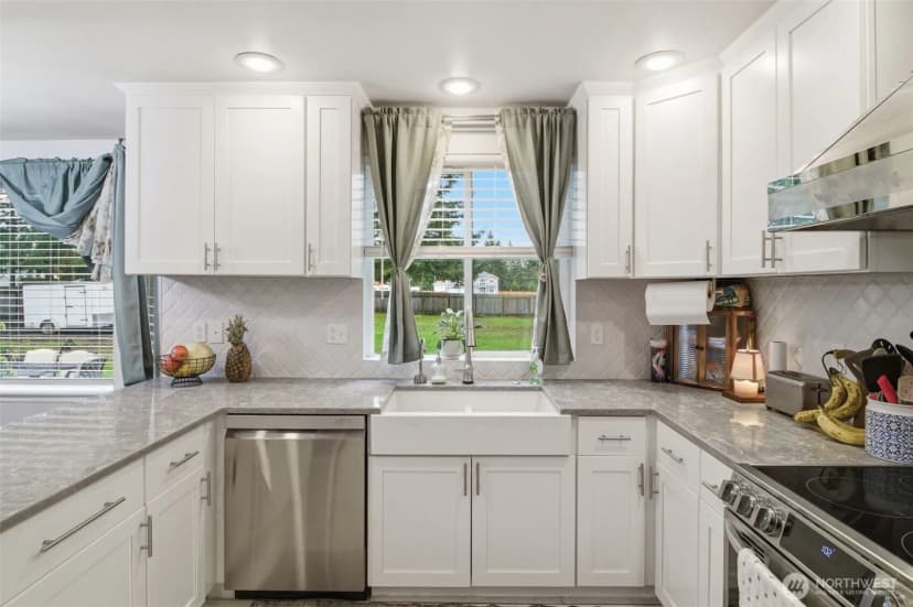 Property photo for 3116 289th Street S, Roy photo 13
