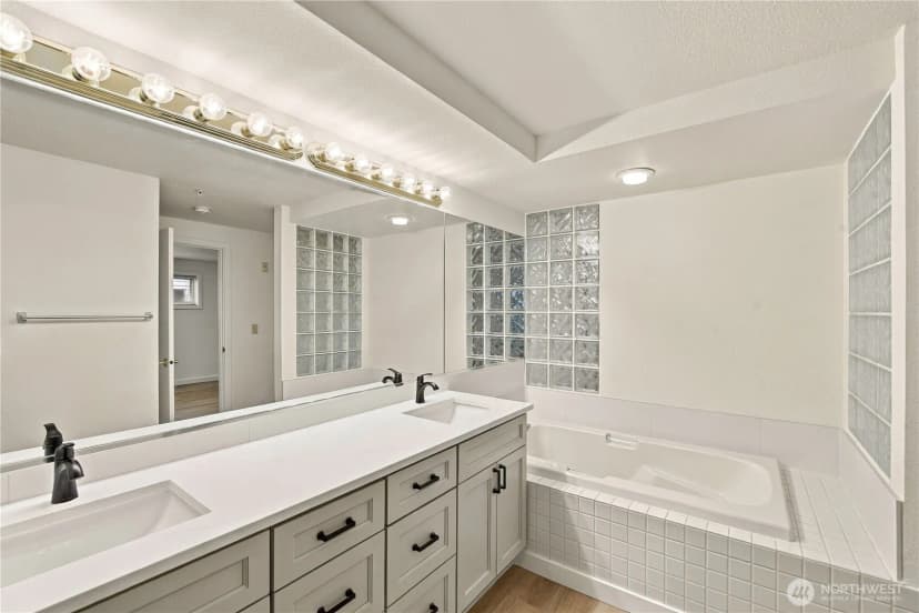 Property photo for 2125 California Avenue Sw #103, Seattle photo 20