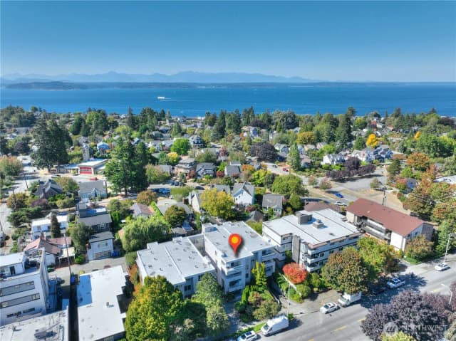 Property photo for 2125 California Avenue Sw #103, Seattle photo 3