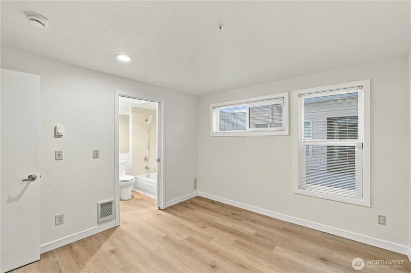 Property photo for 2125 California Avenue Sw #103, Seattle photo 14