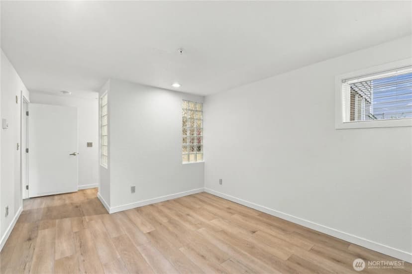 Property photo for 2125 California Avenue Sw #103, Seattle photo 19