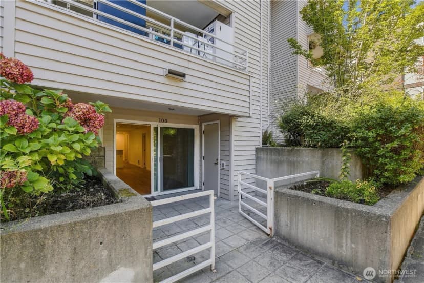 Property photo for 2125 California Avenue Sw #103, Seattle photo 24