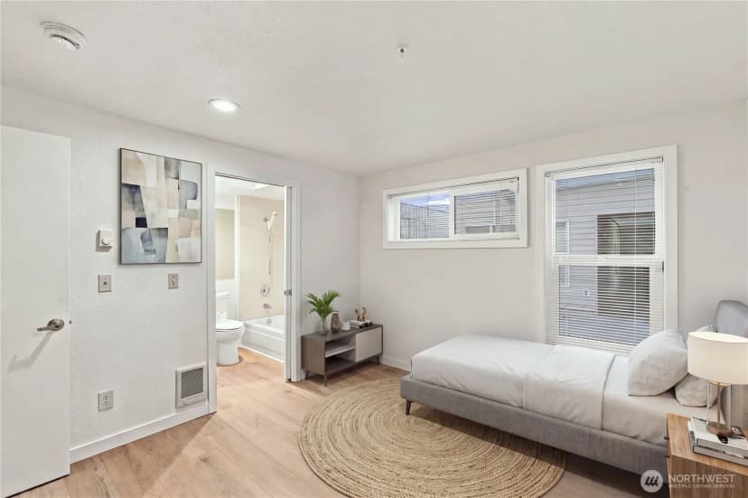 Property photo for 2125 California Avenue Sw #103, Seattle photo 13