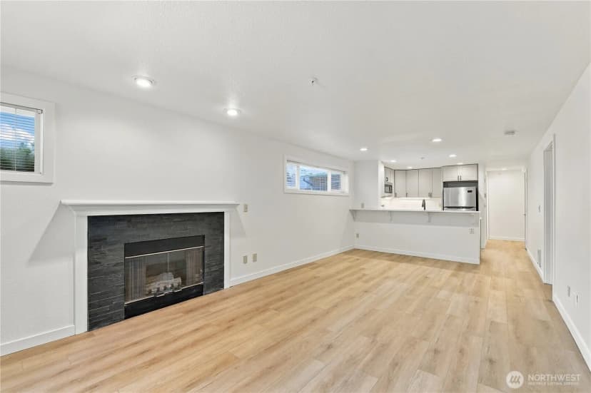 Property photo for 2125 California Avenue Sw #103, Seattle photo 9