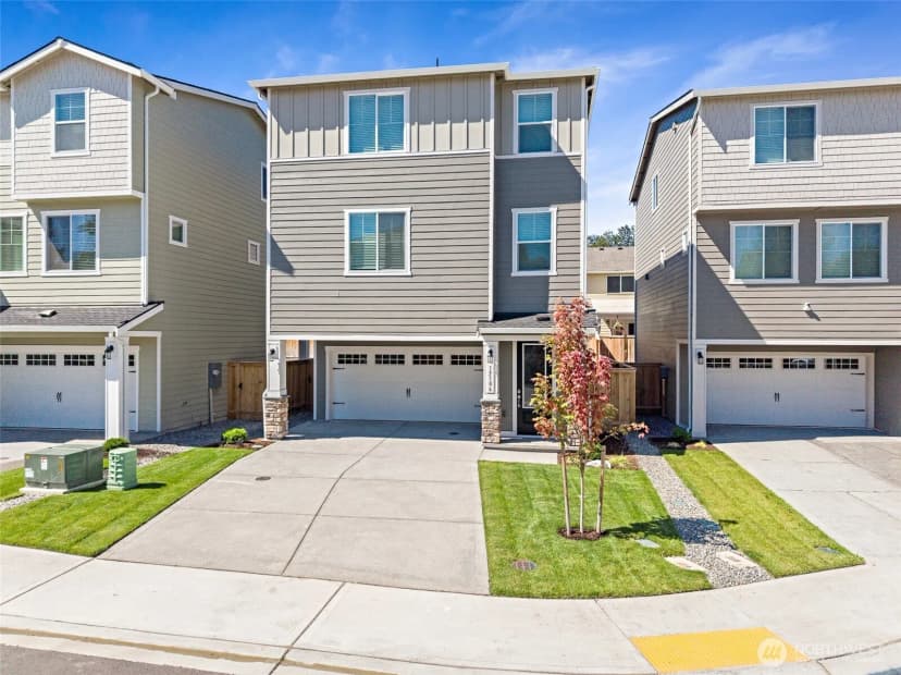 Property photo for 15124 87th Place E, Puyallup photo 2
