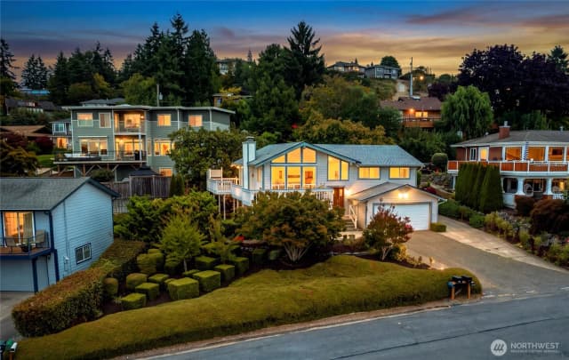 Property photo for 5815 Frances Avenue Ne, Tacoma