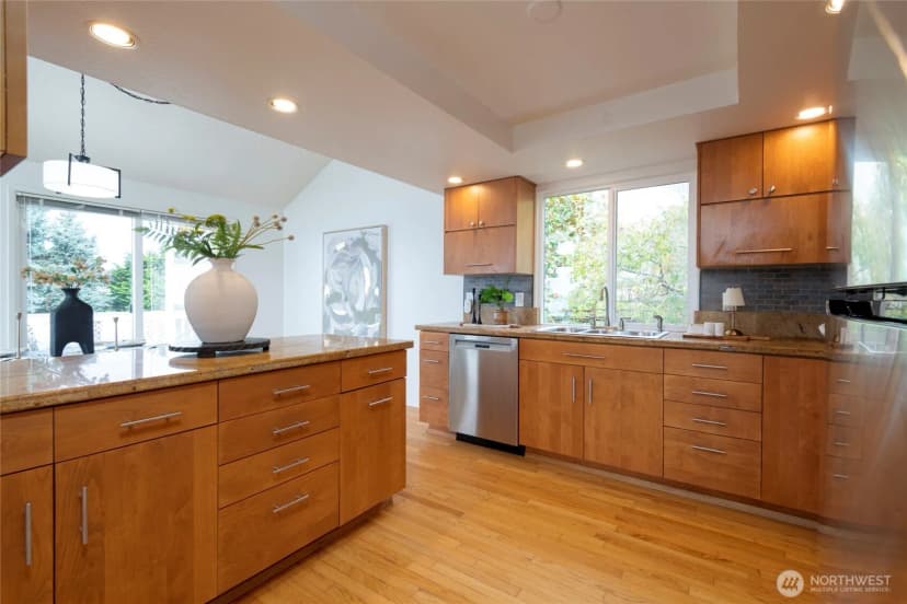 Property photo for 5815 Frances Avenue Ne, Tacoma photo 14