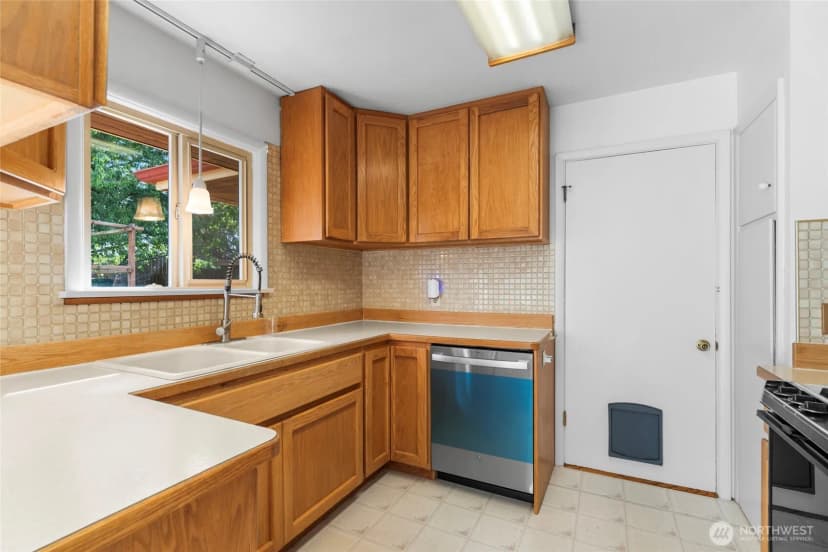 Property photo for 344 Se O'leary Street, Oak Harbor photo 16